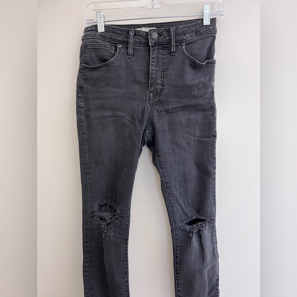 Madewell Distressed Ankle-Length Curvy Skinny Jean